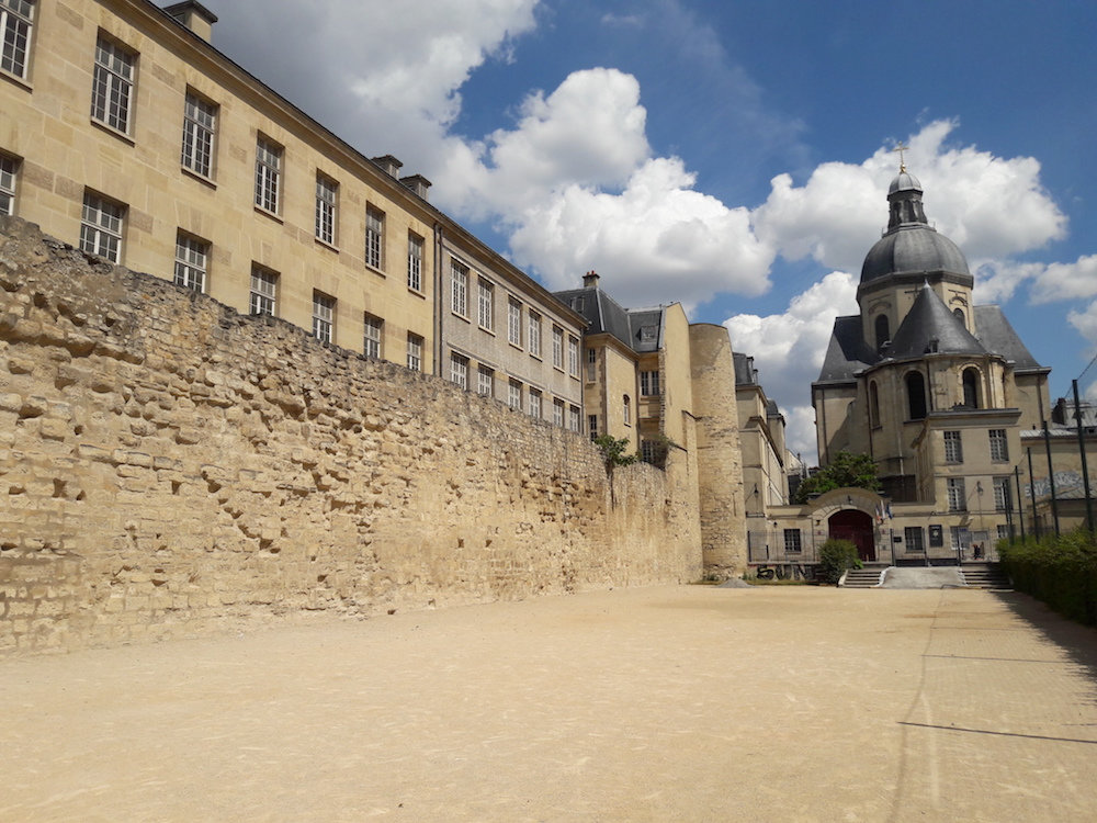 RUE DES JARDINS SAINT PAUL A PARIS 4ème LE MARAIS.