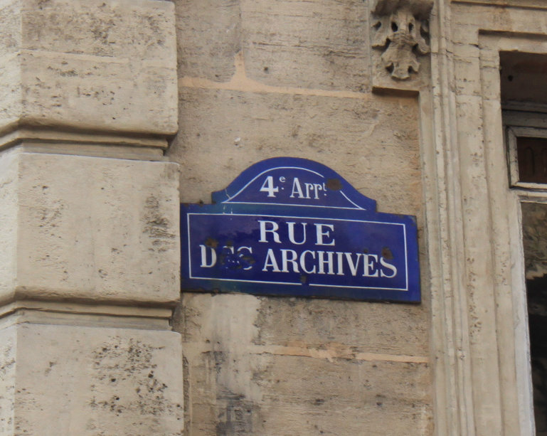 RUE DES ARCHIVES A PARIS 4ème LE MARAIS.
