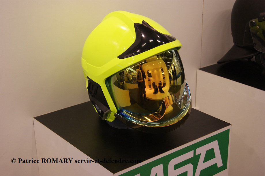 Le nouveau casque de lutte contre les incendies modele F1 XF Coc1