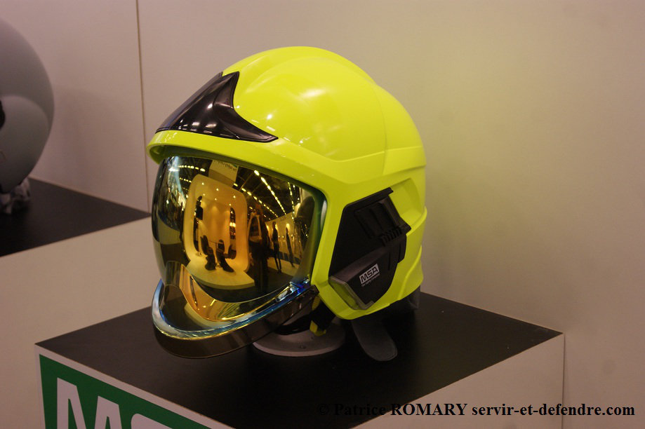 Le nouveau casque de lutte contre les incendies modele F1 XF K755