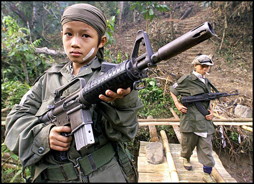 Les enfants soldats face à la guerre Jsgx