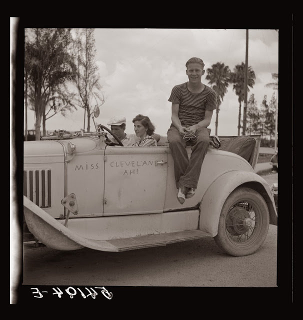 Hot rod in street - Vintage pics - "Photos rétros" -  - Page 2 E6s2
