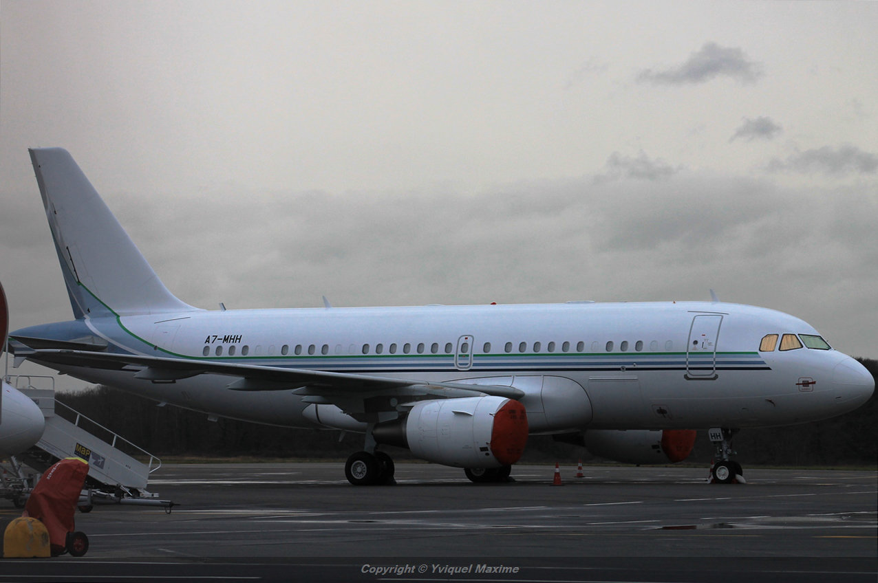 [04/02/2014] Airbus A319CJ (A7-MHH) Qatar Amiri Flight Vguv
