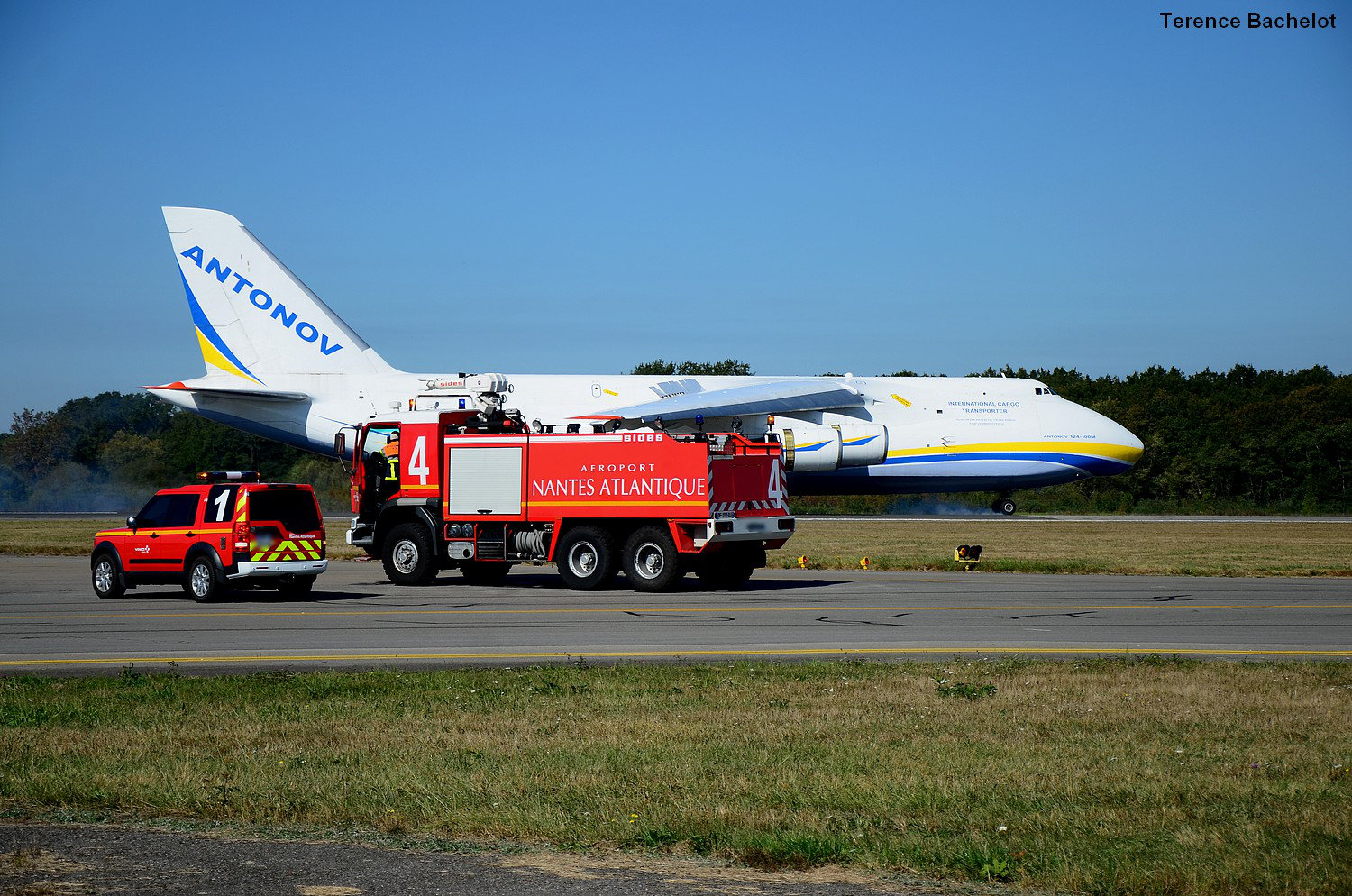 [26/09/2014] Antonov An124: Le cheval-dragon s'envolera pour la Chine !!! - Page 2 Fl2i