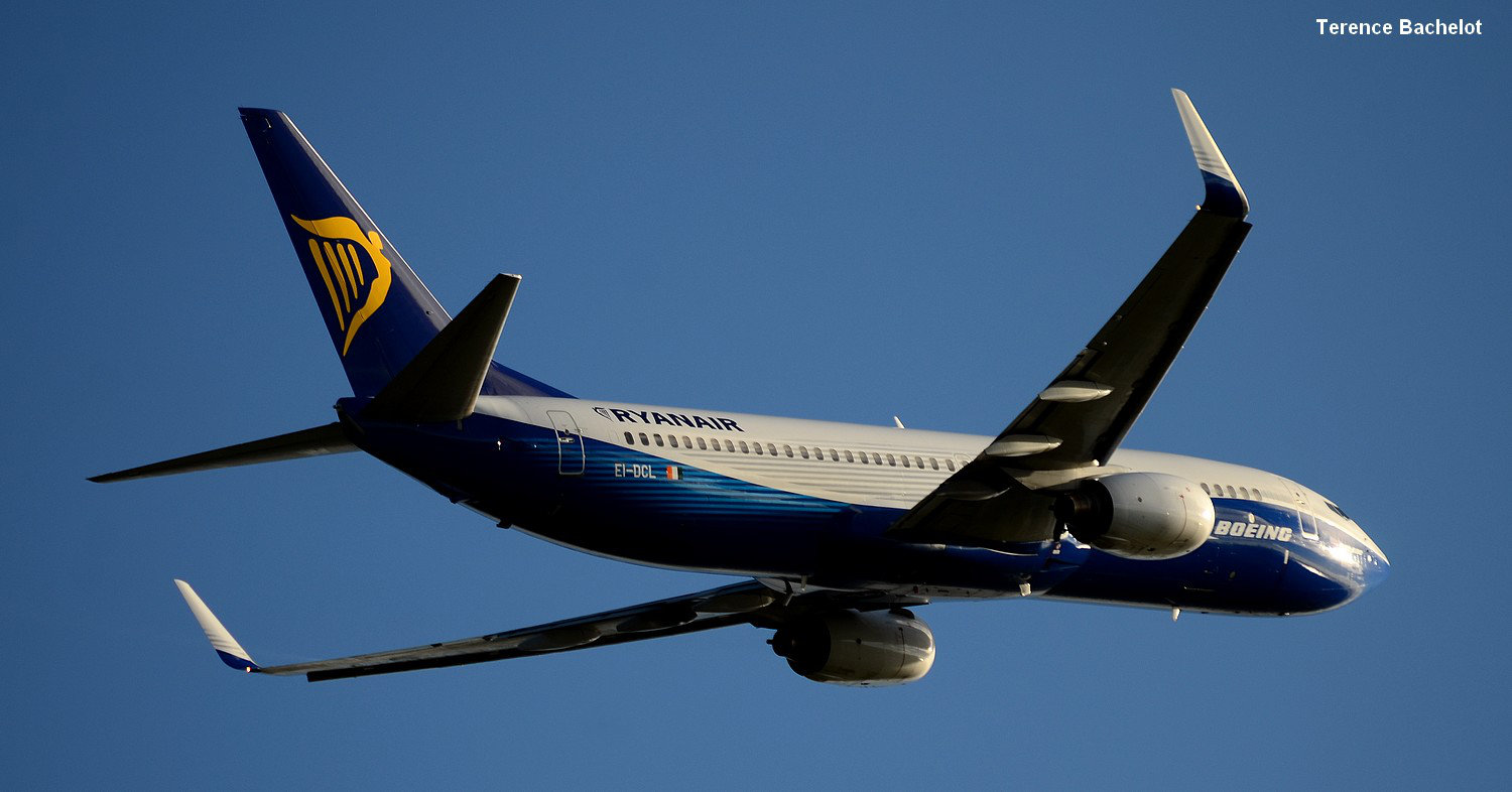 [19/10/2014] Boeing B737-800 (EI-DCL) Ryanair : "Dreamliner n/cs" Dc9i