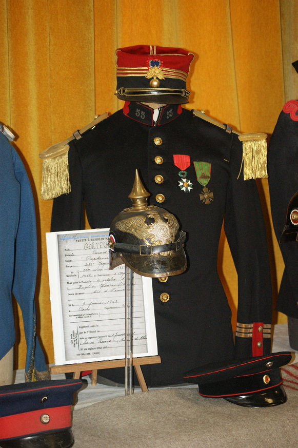 Uniforme du capitaine Cortegiani du 255ème de ligne, mort en 1914 1y6o