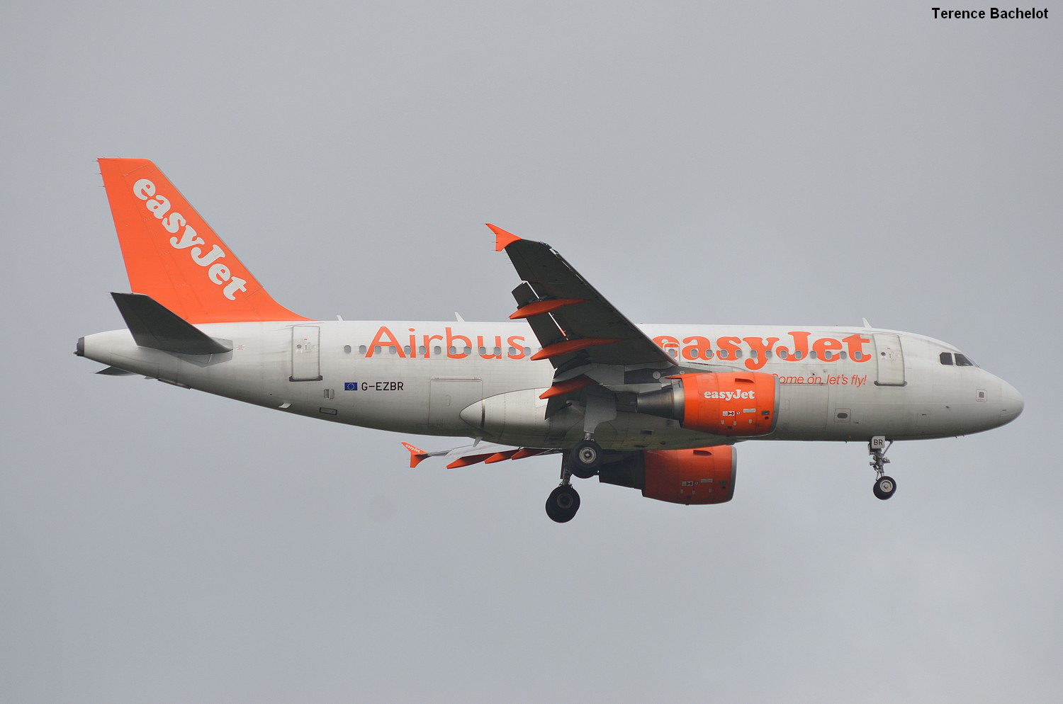 [25/10/2014] A319 Easyjet (G-EZBR) 100th Airbus   6mbo
