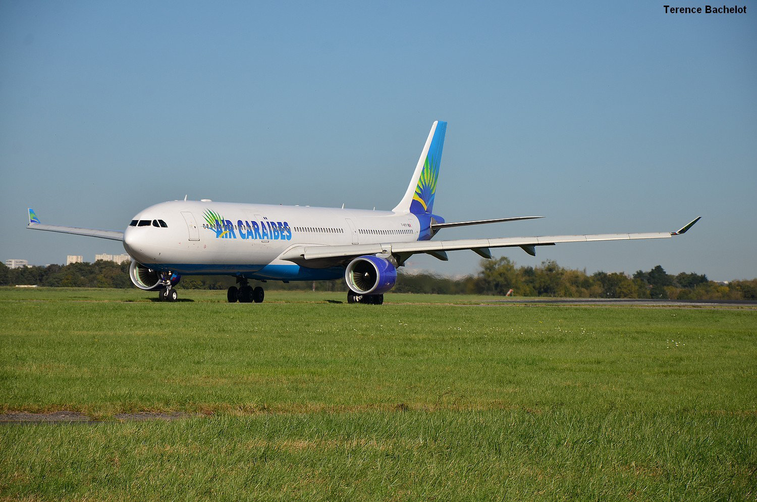 [27/10/2014] Airbus A330-300 ( F-HPTP & F-ORLY) Air Caraïbes H1vg