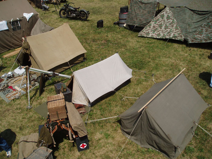 Photos de tentes individuelles et collectives de la whermacht... - Page 2 Idx8