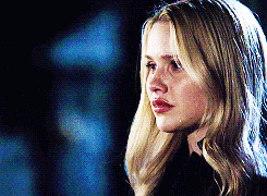 I promise I`m not a serial killer. I just want to use your phone. Vjc5