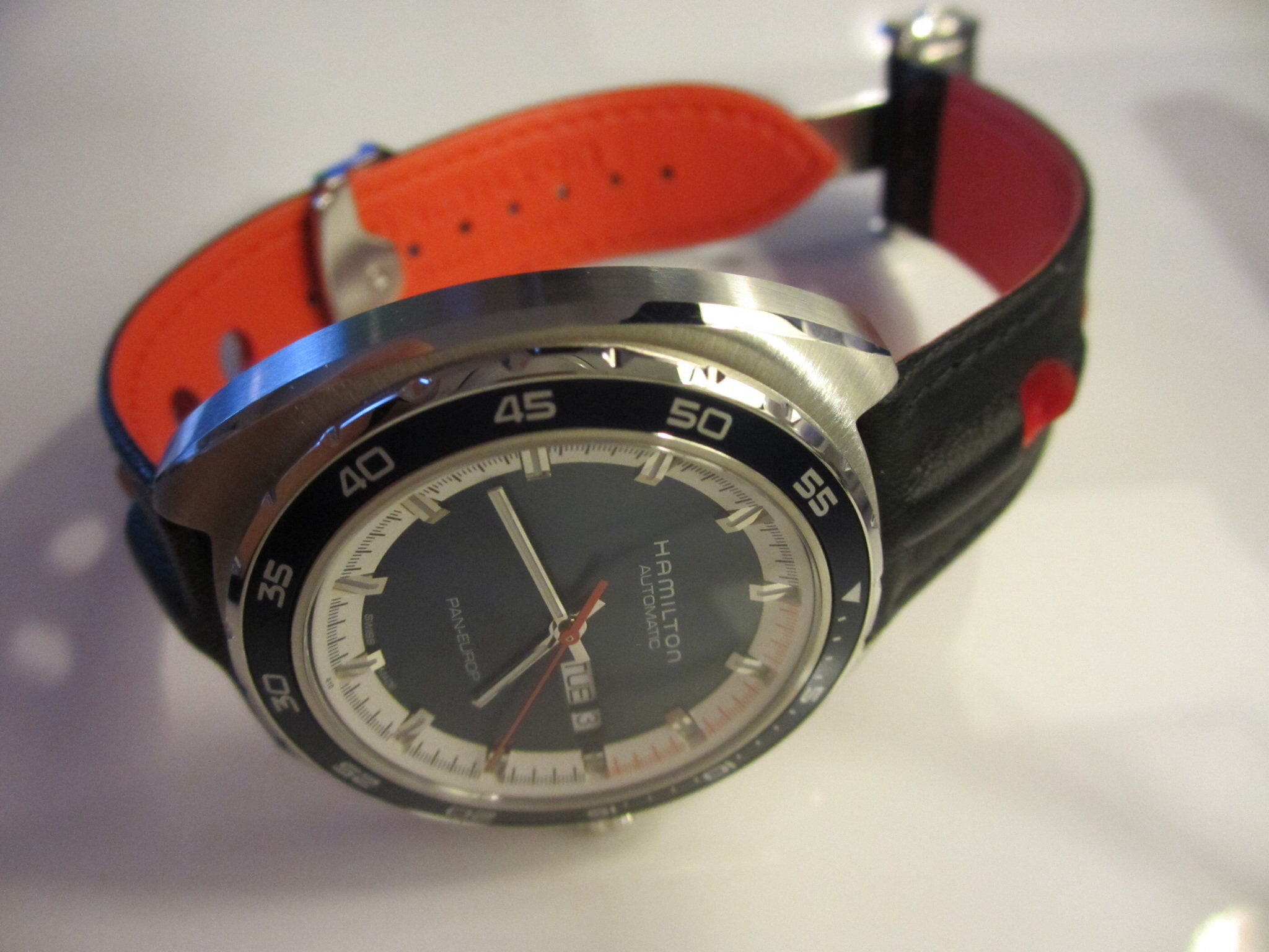 montre look sportive (automobile-voile) pour 500-800 € - Page 3 A60l