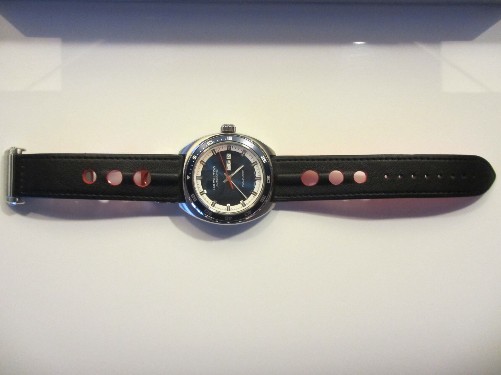 montre look sportive (automobile-voile) pour 500-800 € - Page 3 S3ca