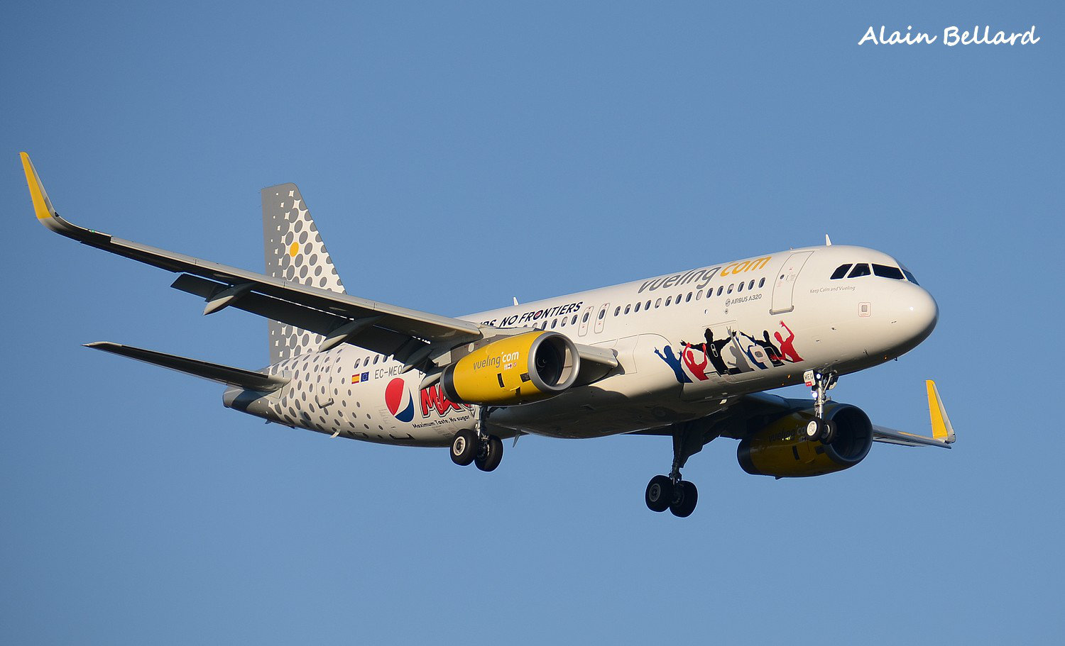 [06/04/2015] Airbus A320 (EC-MEQ) Vueling: Pepsi Max Kszn