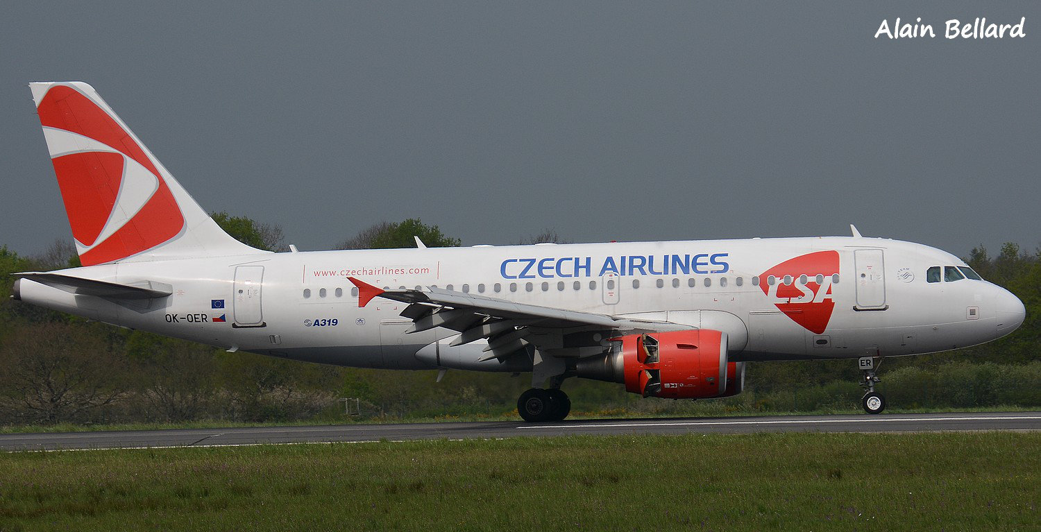 [18/04/2015] Airbus A319 ( OK-OER ) Czech Airlines  Wkwp