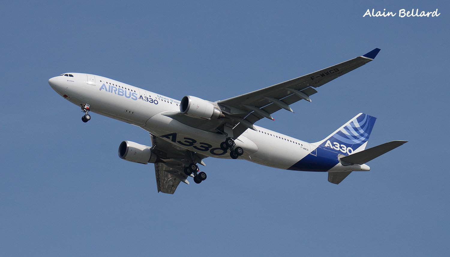 [23-04-2015] A330 F-WWCB AIB301 Whlz