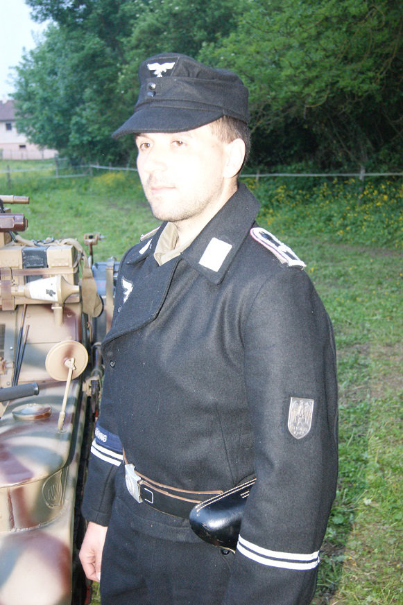 Reconstitution d'uniforme Division H Goering 1944. Fye6