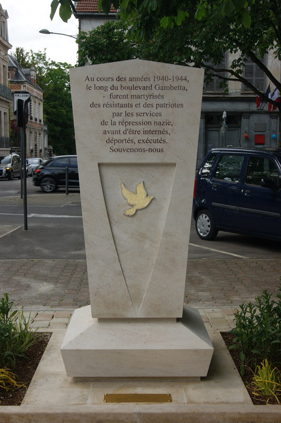 Une stèle prochainement rue Gambetta a Troyes B4jq
