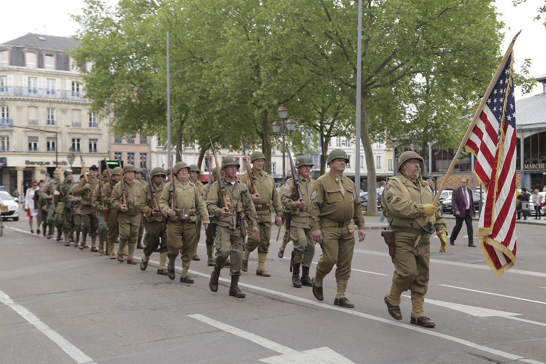Cérémonie du 8 mai 2015 à Troyes : les photos officielles de la ville de Troyes. C1e2