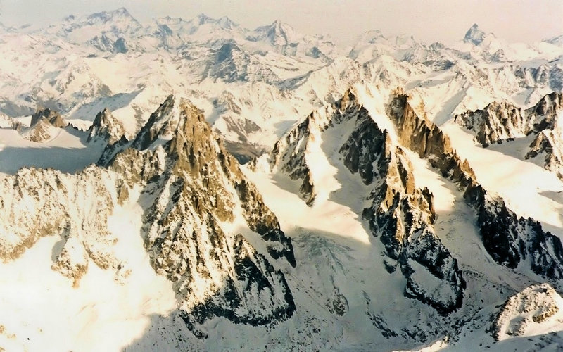 Survol du massif du Mt Blanc Ufyl