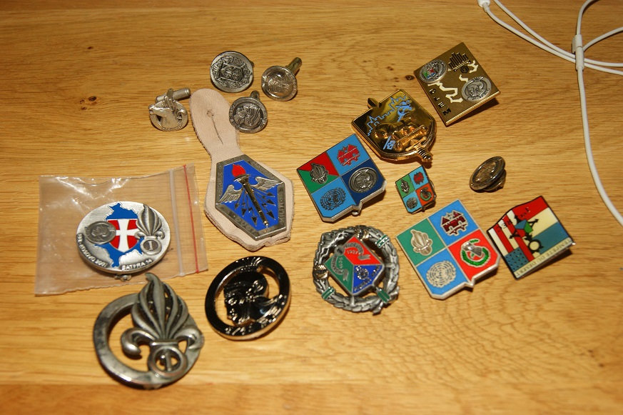lot d'insignes de la Légion Dlvh