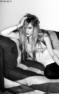 Avril Lavigne - 200*320 Emp5