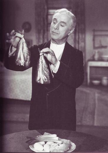 Poissons fumés du petit déjeuner, Charlie Chaplin dans “Les Feux de la rampe, 1952”  Z8r1
