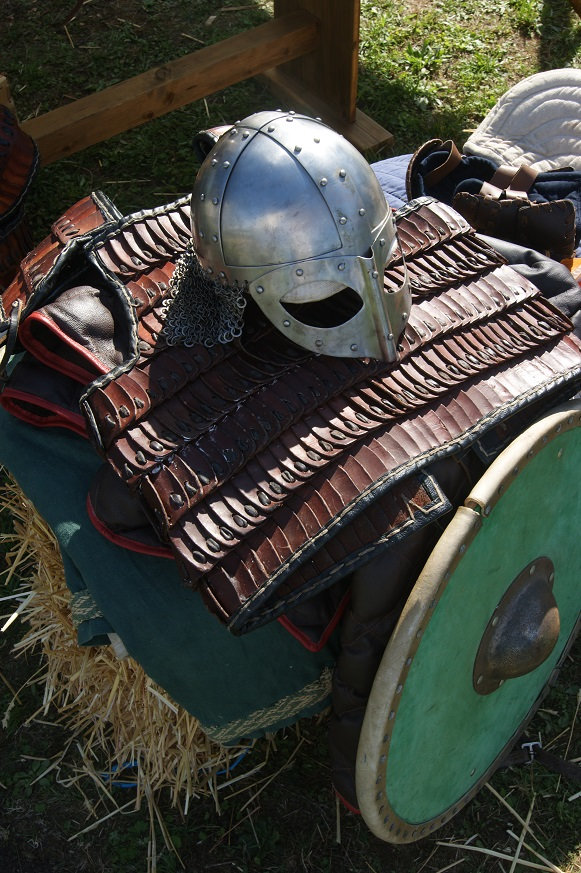 Casque Viking du IXème siècle. 0rfj