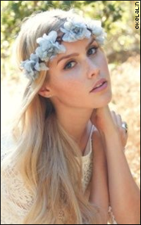 Claire Holt - 200*320 Buuv