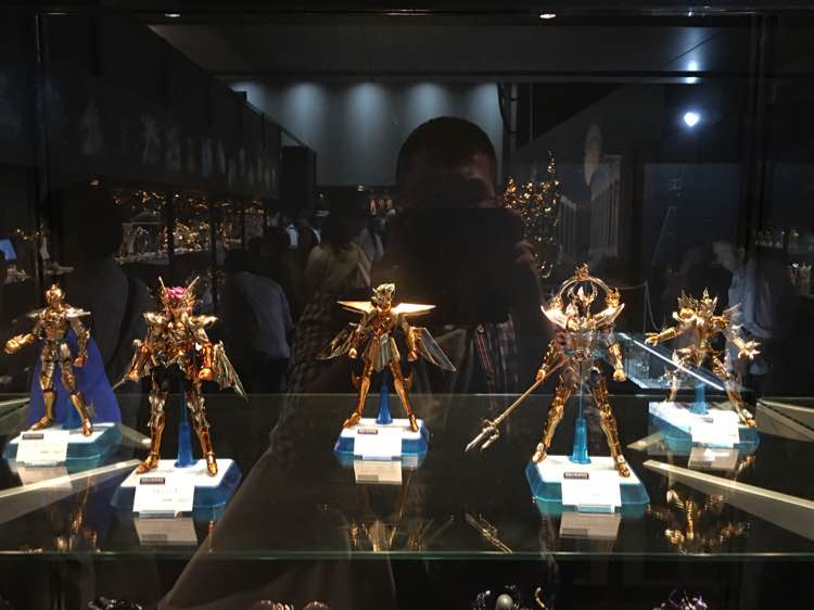 Exposition "Complete Works Of saint Seiya, 30th Anniversary" (18 au 29 Juin 2016) - Page 6 Zm6j