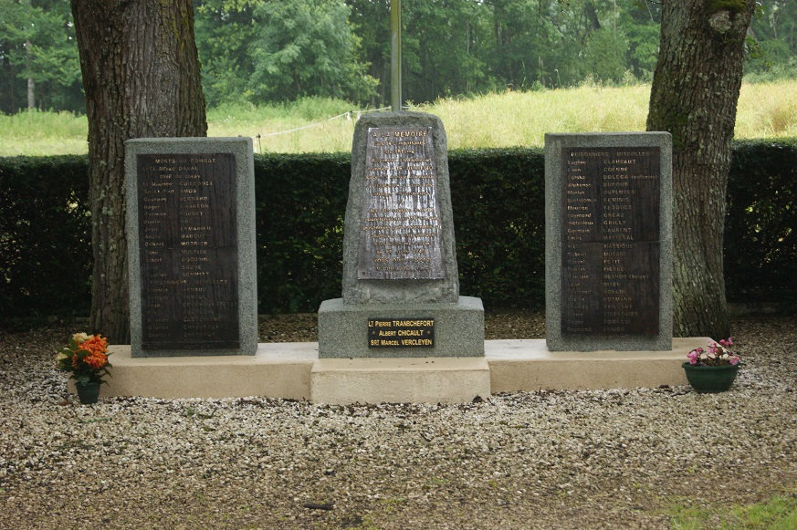 Monument de la Rocatelle (Vougrey) 373b