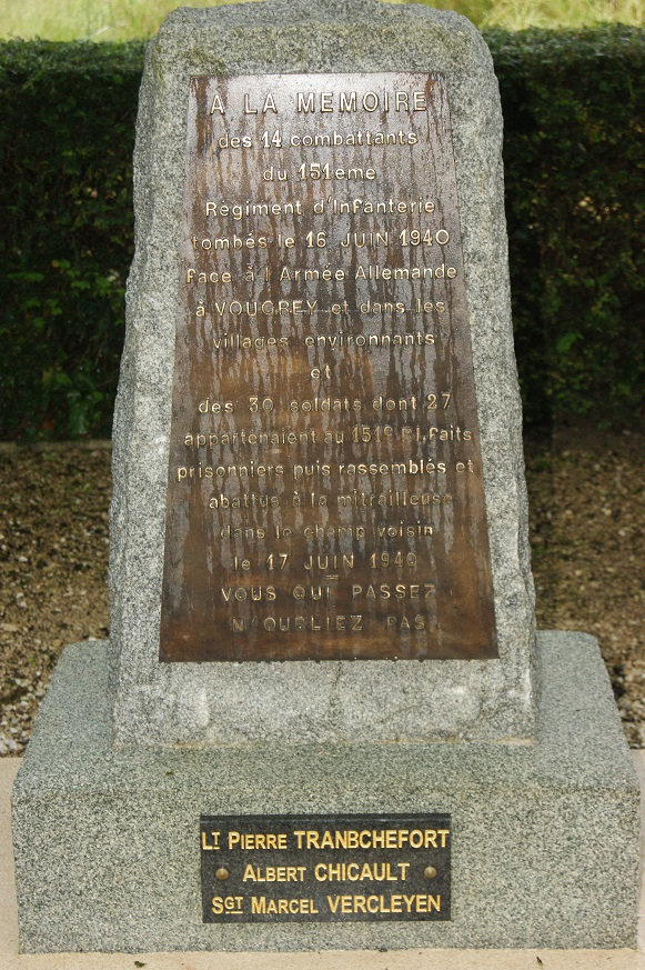 Monument de la Rocatelle (Vougrey) 46qf