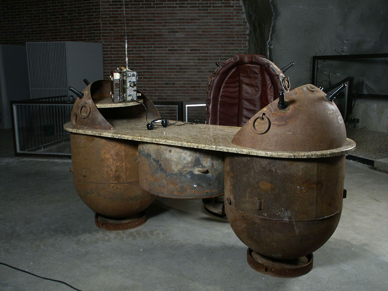 Des mines sous-marines de la Seconde Guerre mondiale métamorphosées en d’inoffensifs objets design Aylv