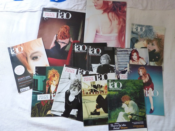 Vente de lot de magazines / VHS / Posters / Cartes ... 2s64