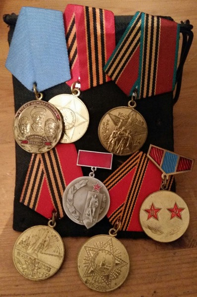 Médailles russes d'un ancien résistant belge, à identifier 3zwj