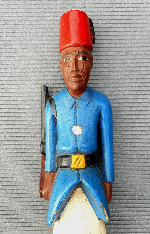 Statuette d'un Tirailleur Sénégalais Tv0f