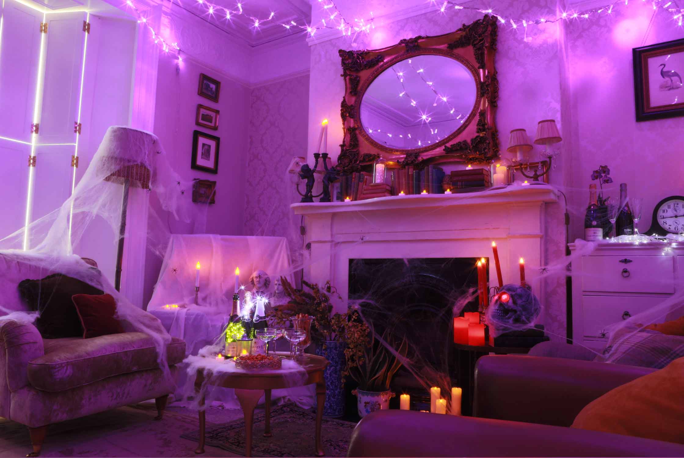 Новый свет комнаты. Фиолетовая комната Эстетика. Атмосфера комнаты. Декор на Хэллоуин фиолетовый. Хэллоуин Эстетика комната.