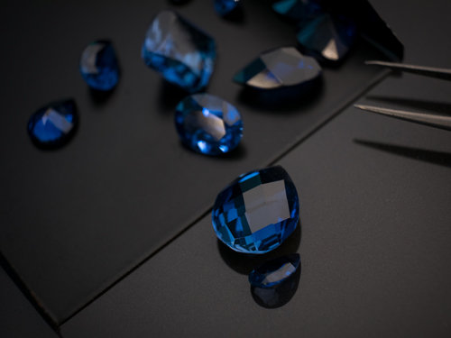 pierres précieuses bleues