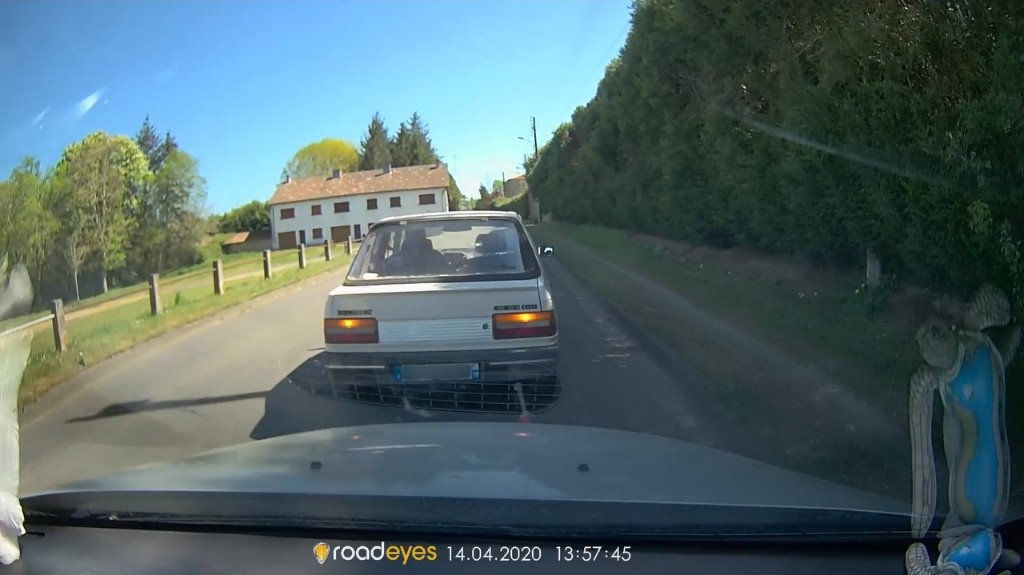 RecSMART RoadEyes: caméra embarquée connectée pour voiture