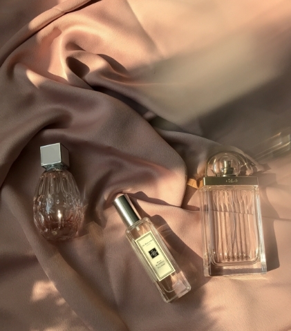 Flacon de parfum de la Marque KOSUI AURA