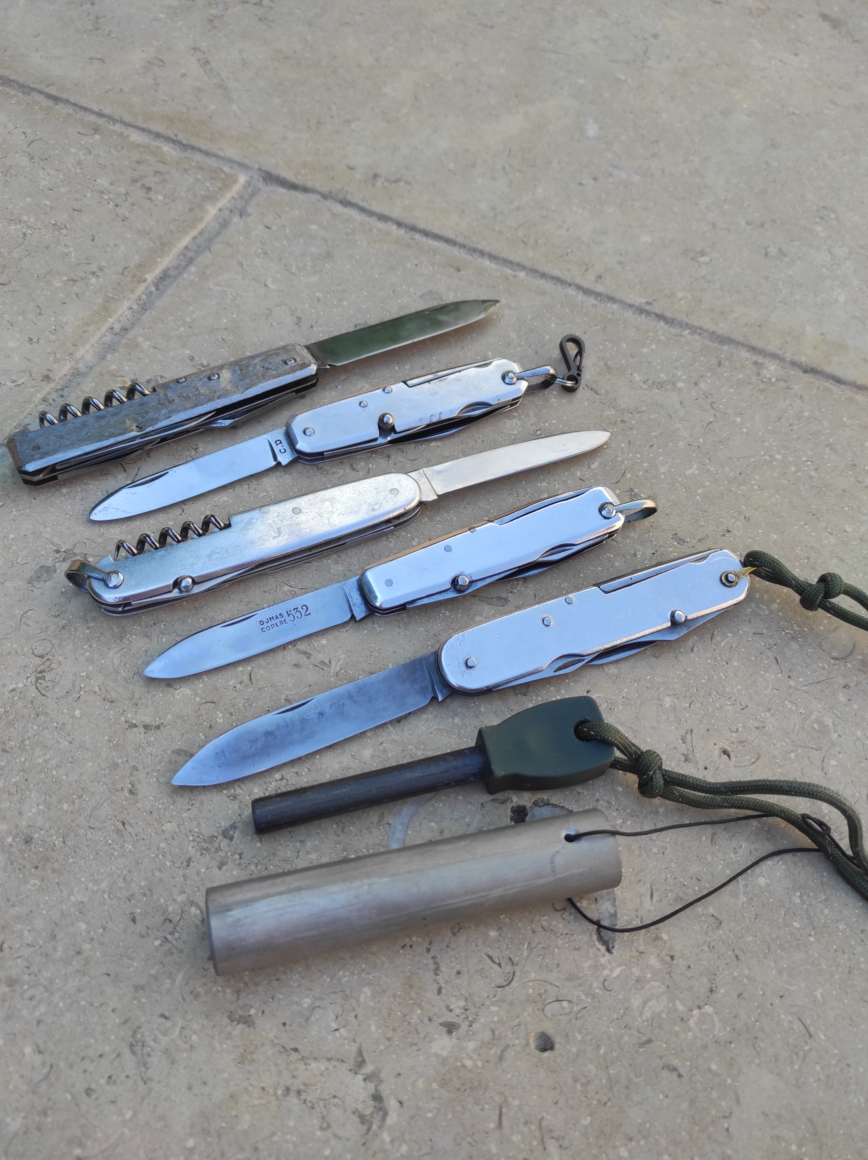 [photos] vieux couteaux ''six fonctions'' manche métal  D3ng