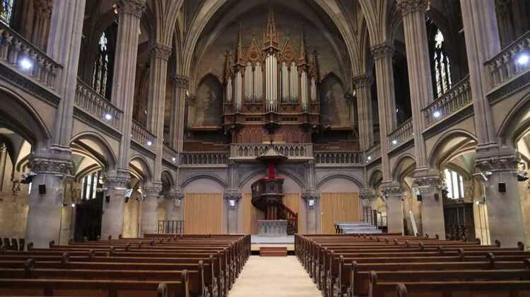 Intérieur de la Cathédrale Saint-Anne