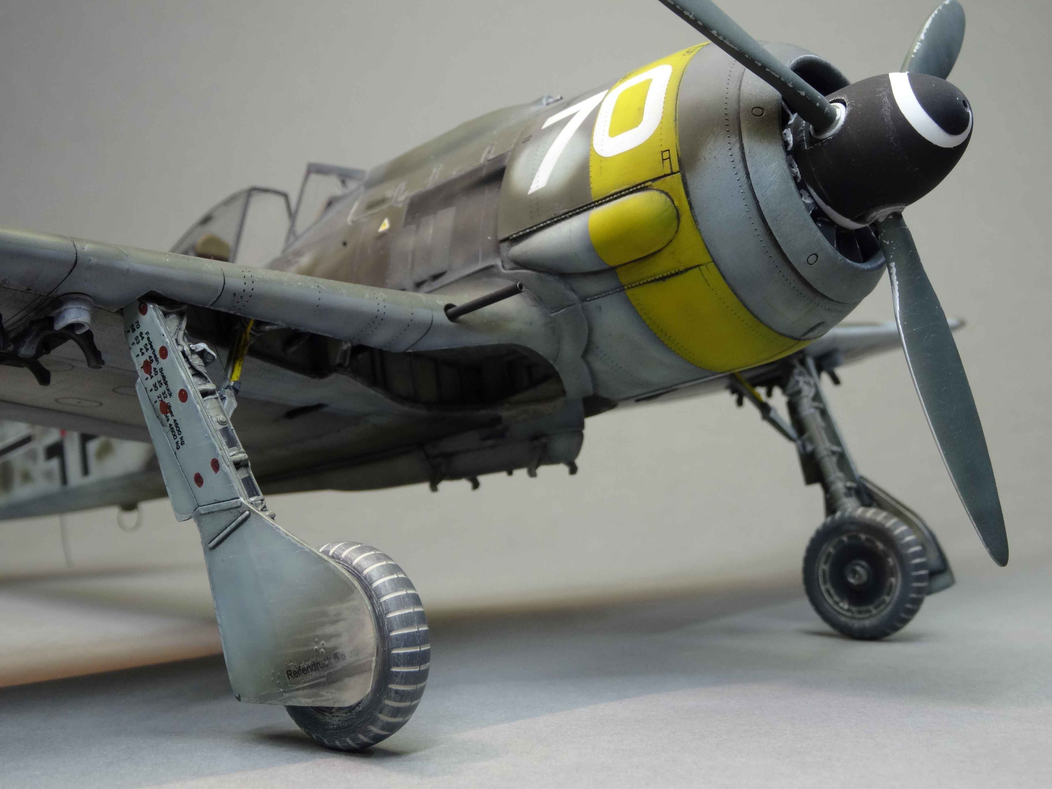 [Revell] Focke-Wulf Fw 190F-8   6./SG 10 - 1/32 2j6r