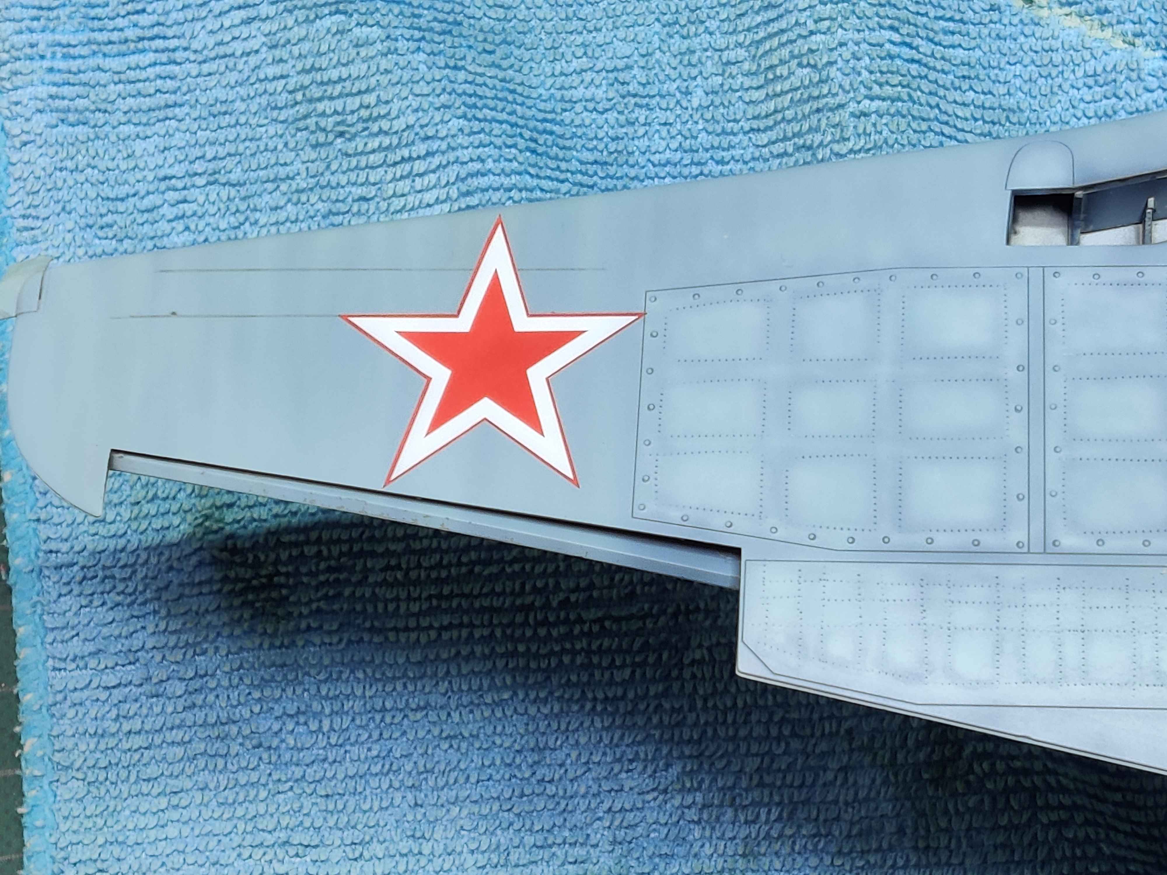 [ICM] 1/32 - Yakovlev Yak-9T – René CHALLE – Régiment Normandie-Niemen –  (yak9) - Page 5 2v2y