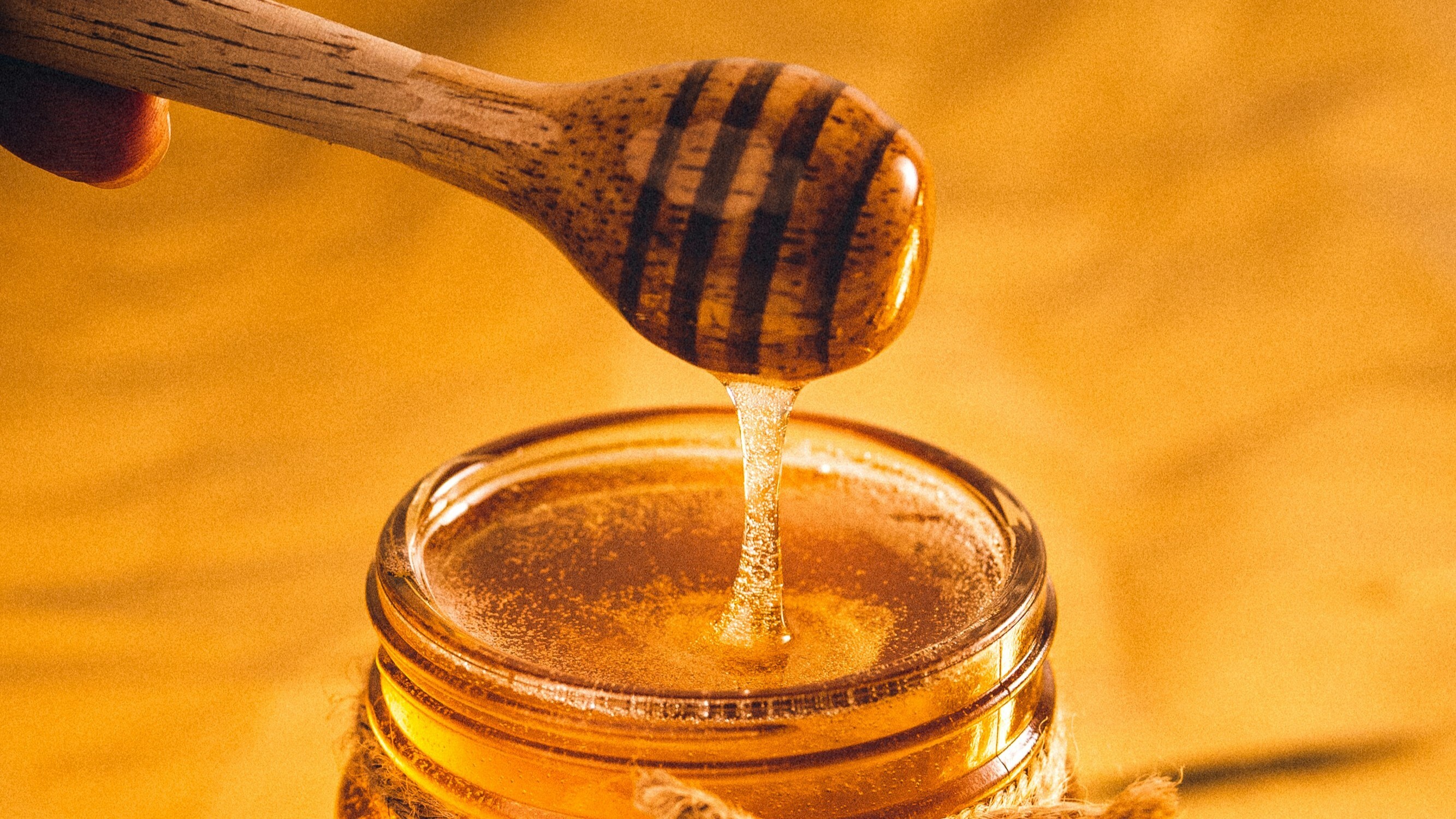 Honey Pouring