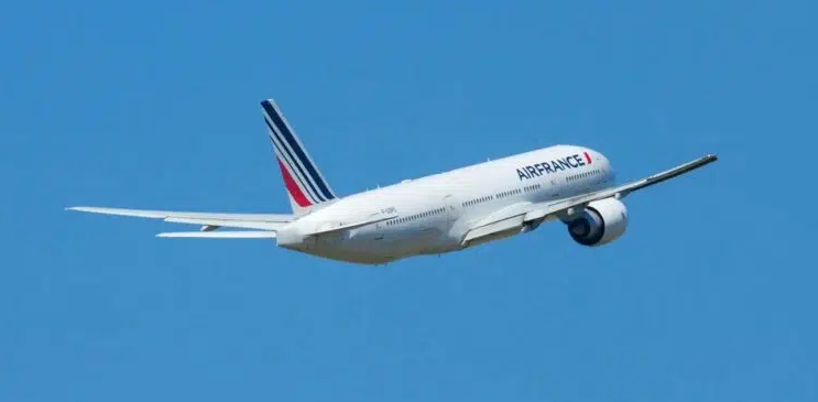 Néxanian Airways.