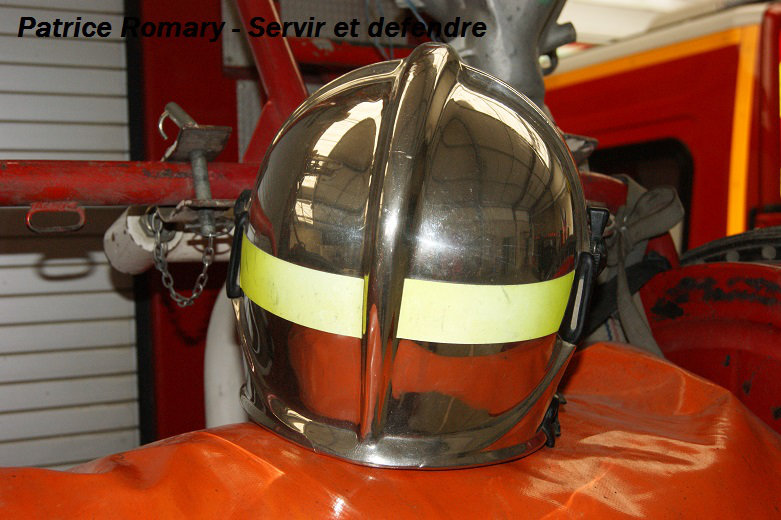 Casque de sapeurs pompiers modèle F1. 1999270974