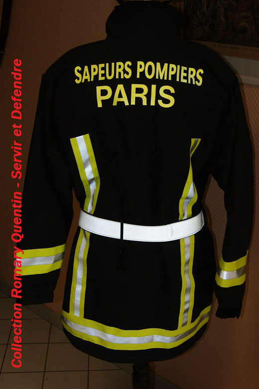 Veste textile des sapeurs pompiers de Paris. 380347577