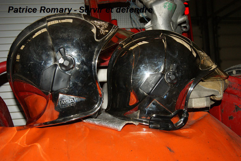 Casque de sapeurs pompiers modèle F1. 711665065