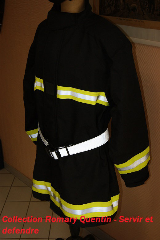 Veste textile des sapeurs pompiers de Paris. 771878893