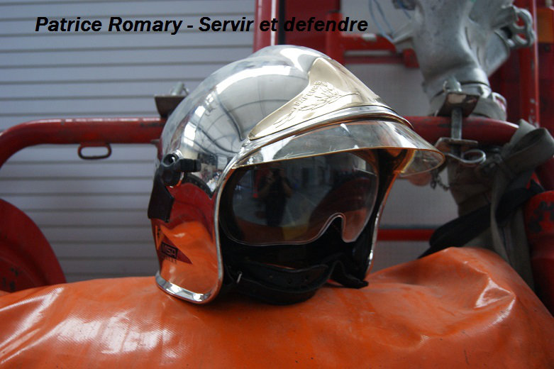 Casque de sapeurs pompiers modèle F1. 83622749